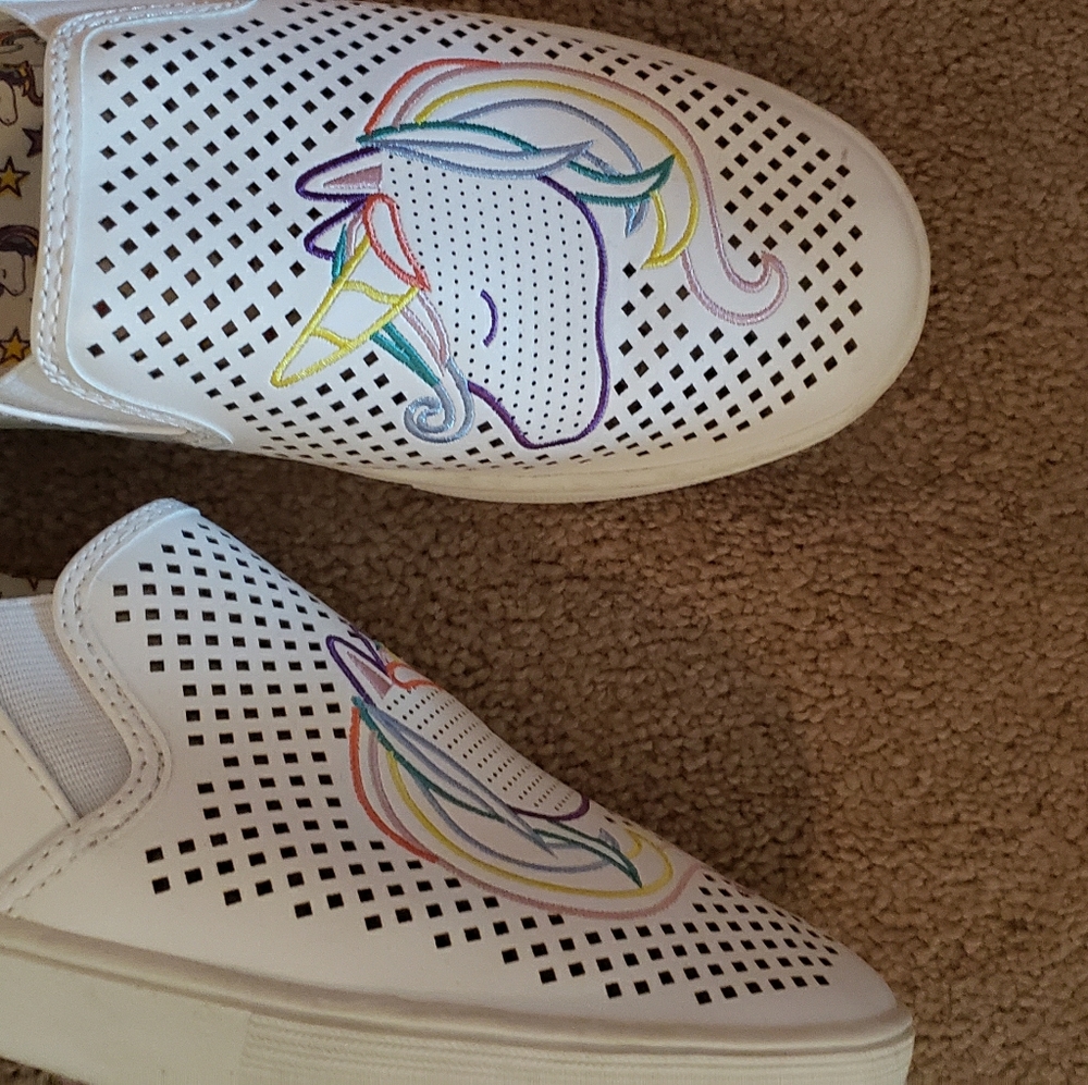 Justice Rainbow Unicorn Perforated Slip on 9